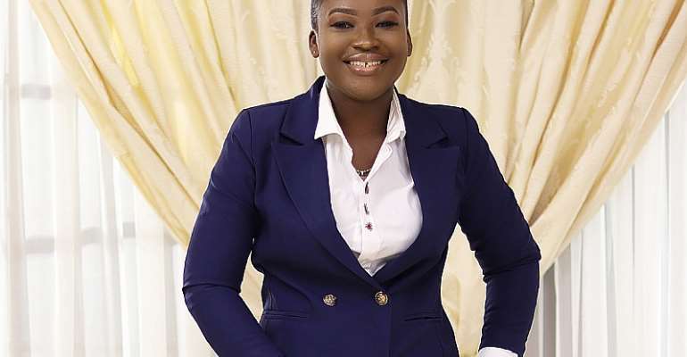 Jullie Jay-Kanz Wins Awards for Public Relation and Blogger at 2021 Under 30 Women Award