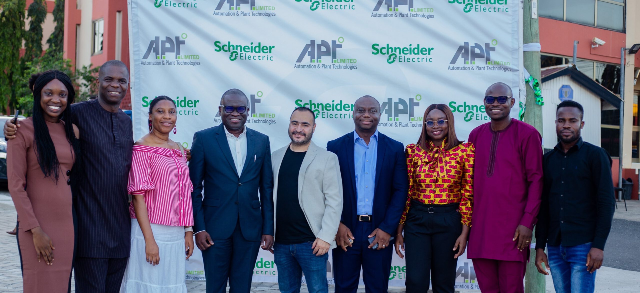 APT, Schneider Electric, Launch Sustainable Innovation Hub in Ghana to Reinforce Africa’s Digitization